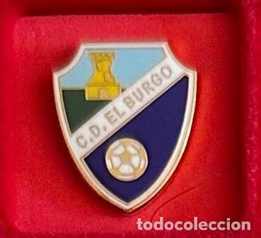 Collezionismo sportivo: Pin de futbol del Club CD El Burgo Malaga