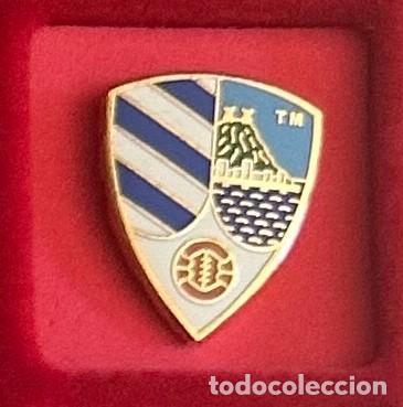 Collezionismo sportivo: Pin de futbol del Club CF Fernandez Requena Malaga