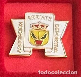 Collezionismo sportivo: Pin de futbol del Club AD Arriate Malaga