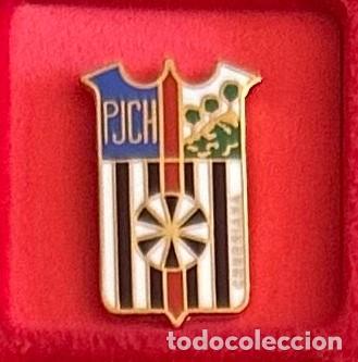 Collezionismo sportivo: Pin de futbol del Club Pe&ntilde;a juventud Churrianera Malaga