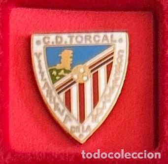 Collectionnisme sportif: Pin de futbol del Club Cd Torcal - Villanueva de la Concha Malaga