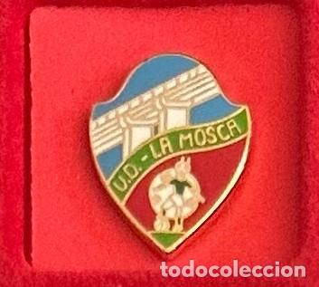 Collectionnisme sportif: Pin de futbol del Club UD La Mosca Malaga