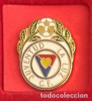 Collectionnisme sportif: Pin de futbol del Club CF Juventud La Luz Malaga