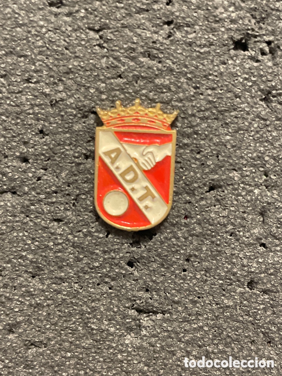 Collezionismo sportivo: Pin 60 A.D. TORREJON - TORREJON de Ardoz (Madrid)
