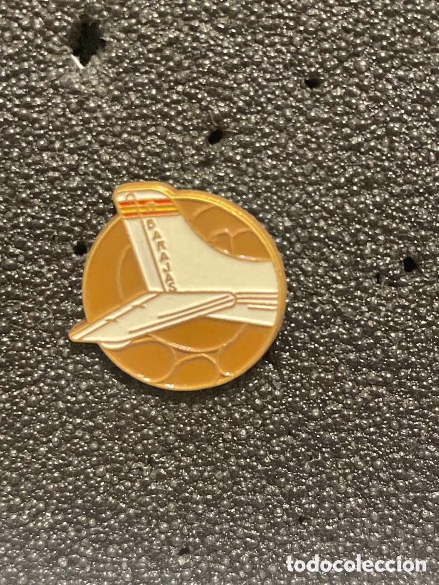 Collezionismo sportivo: Pin 90 C.D. BARAJAS - Madrid