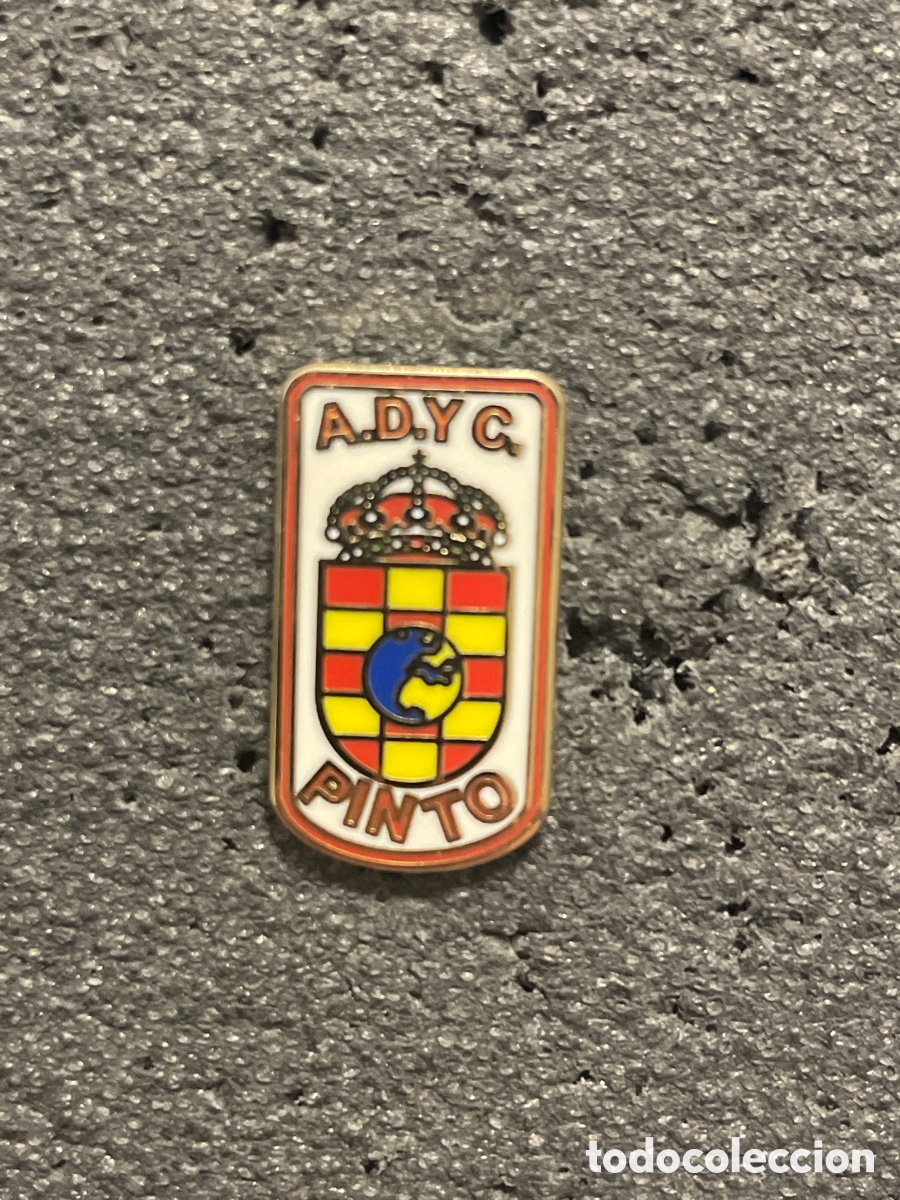 Collezionismo sportivo: Pin 100 AGRUPACION DEPORTIVA Y CULTURAL DE PINTO - Pinto (Madrid)