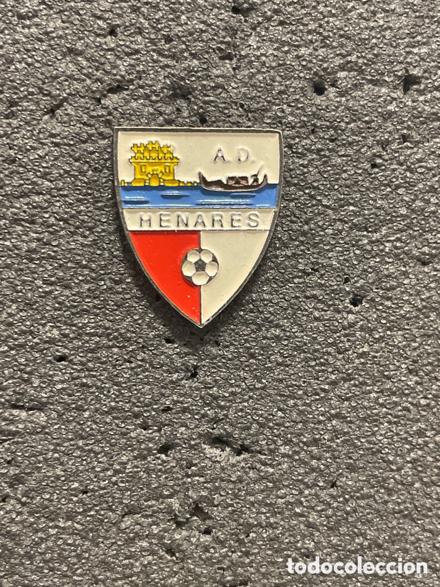 Collezionismo sportivo: Pin 138 A.D. HENARES - Alcal&aacute; de Henares (Madrid)