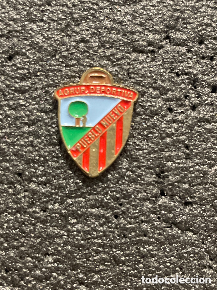 Collectionnisme sportif: Pin 257 A.D. PUEBLO NUEVO - Madrid
