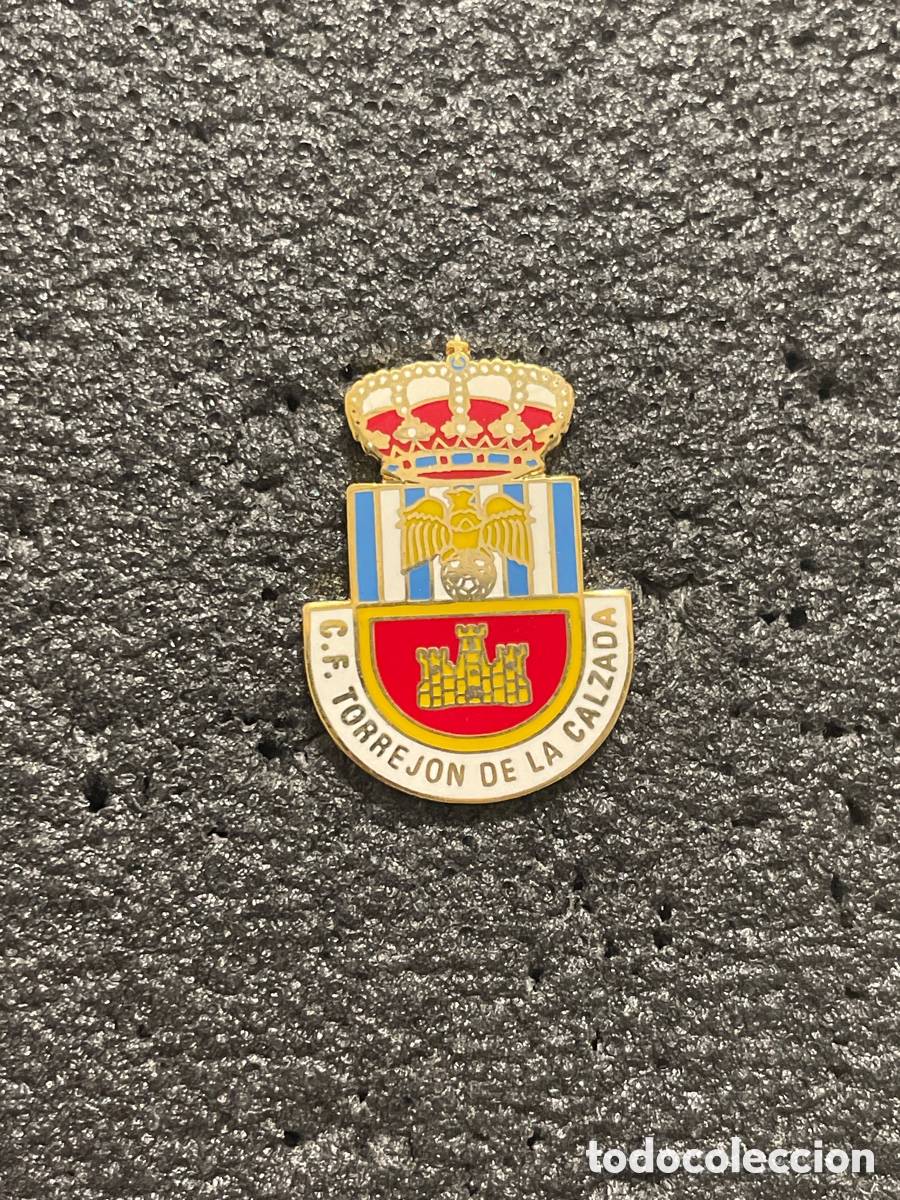 Collezionismo sportivo: Pin 318 C.F. TORREJON - Torrejon de la Calzada (Madrid)