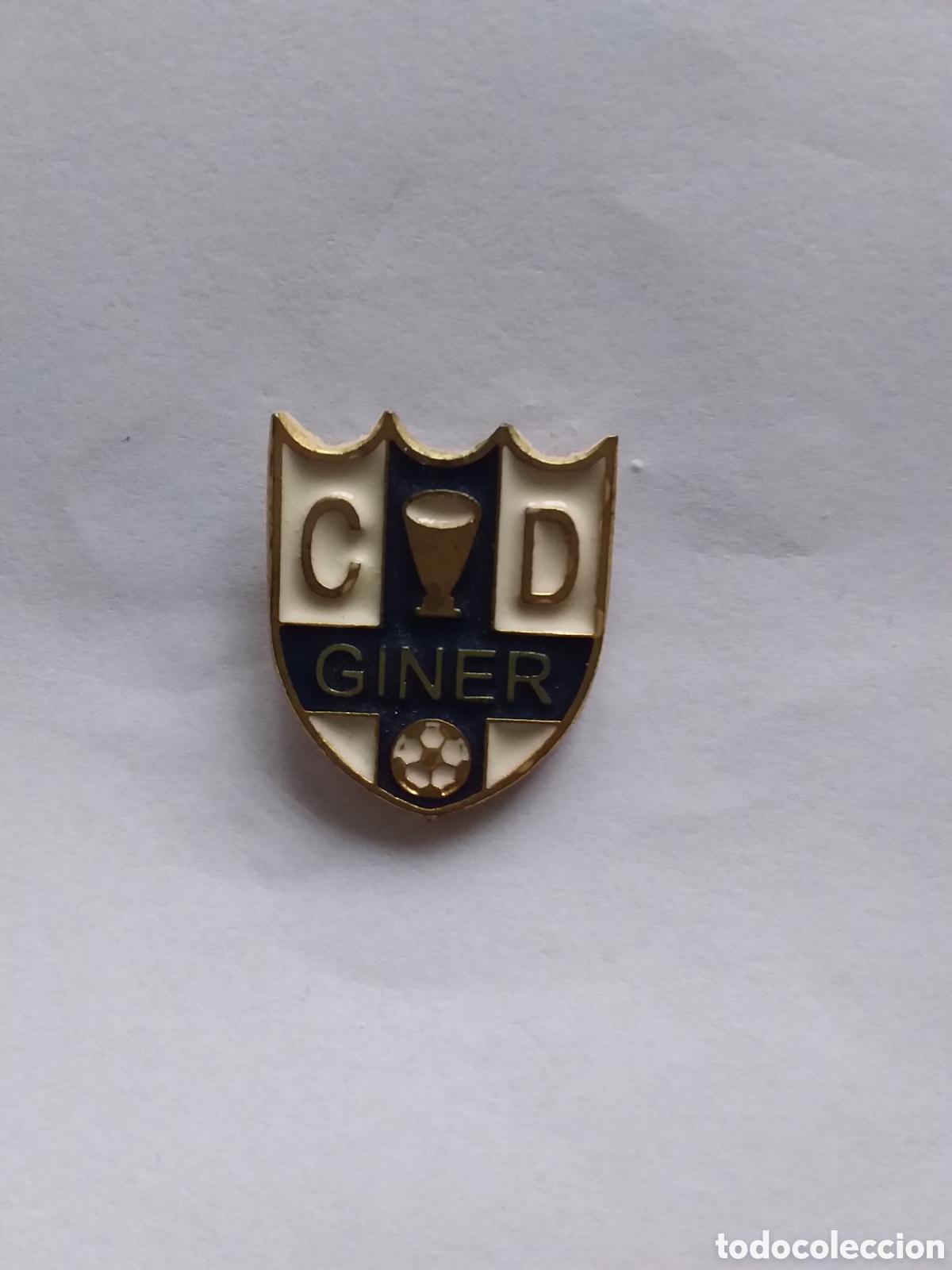 Colecionismo desportivo: Pin C.D. Giner Torrero ( Zaragoza)