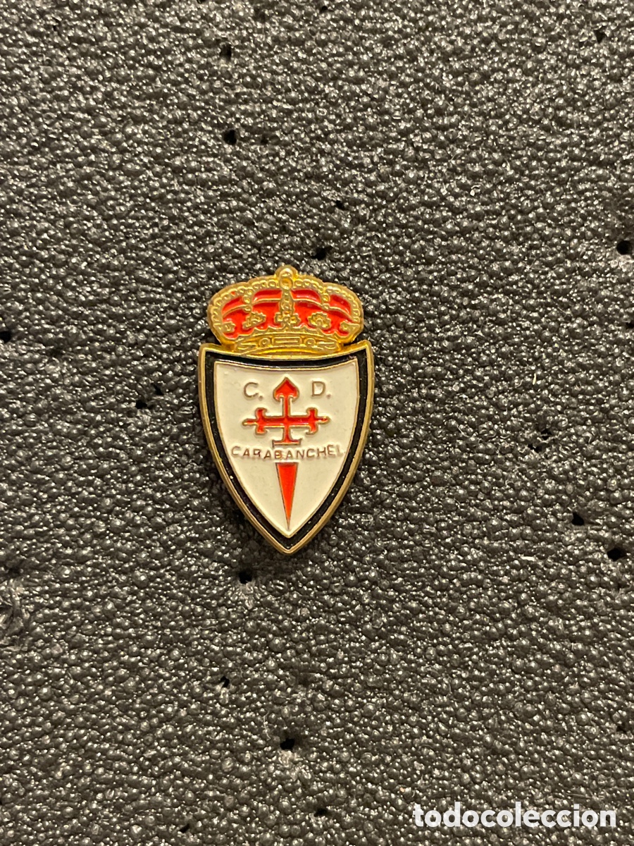 Colecionismo desportivo: Pin 367 REAL C.D. CARABANCHEL - Madrid