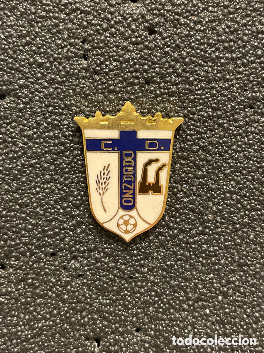 Colecionismo desportivo: Pin 370 C.D. DAGANZO - Daganzo de Arriba (Madrid)