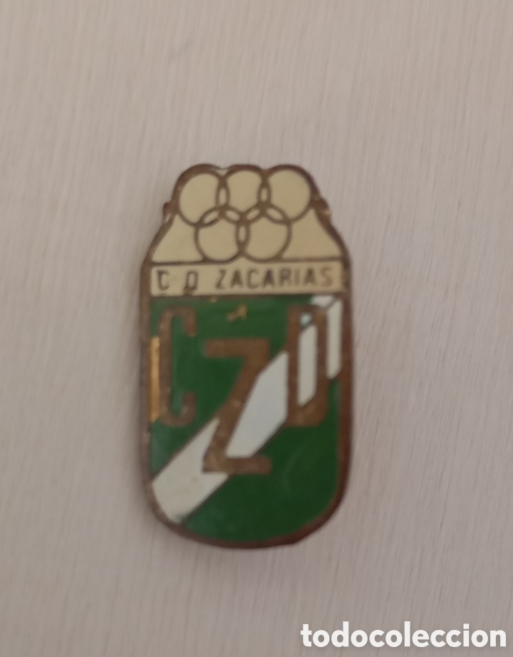Colecionismo desportivo: Pin imperdible del desaparecido club Deportivo Zacarias de Badajoz