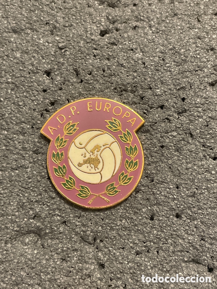 Colecionismo desportivo: Pin 397 A.D. PARQUE EUROPA - Madrid
