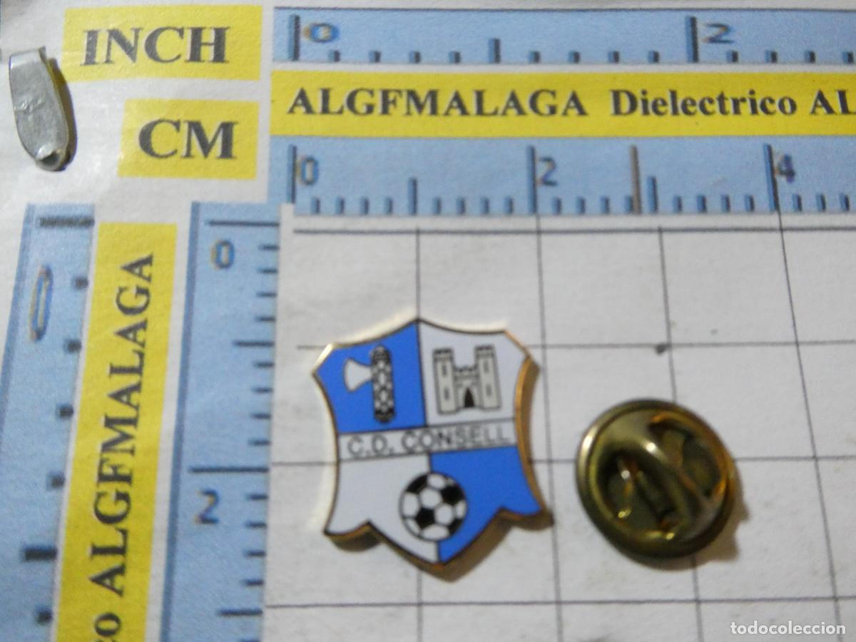 Collezionismo sportivo: PIN DE DEPORTES. F&Uacute;TBOL. CD CONSELL MALLORCA. ESCUDO EQUIPO