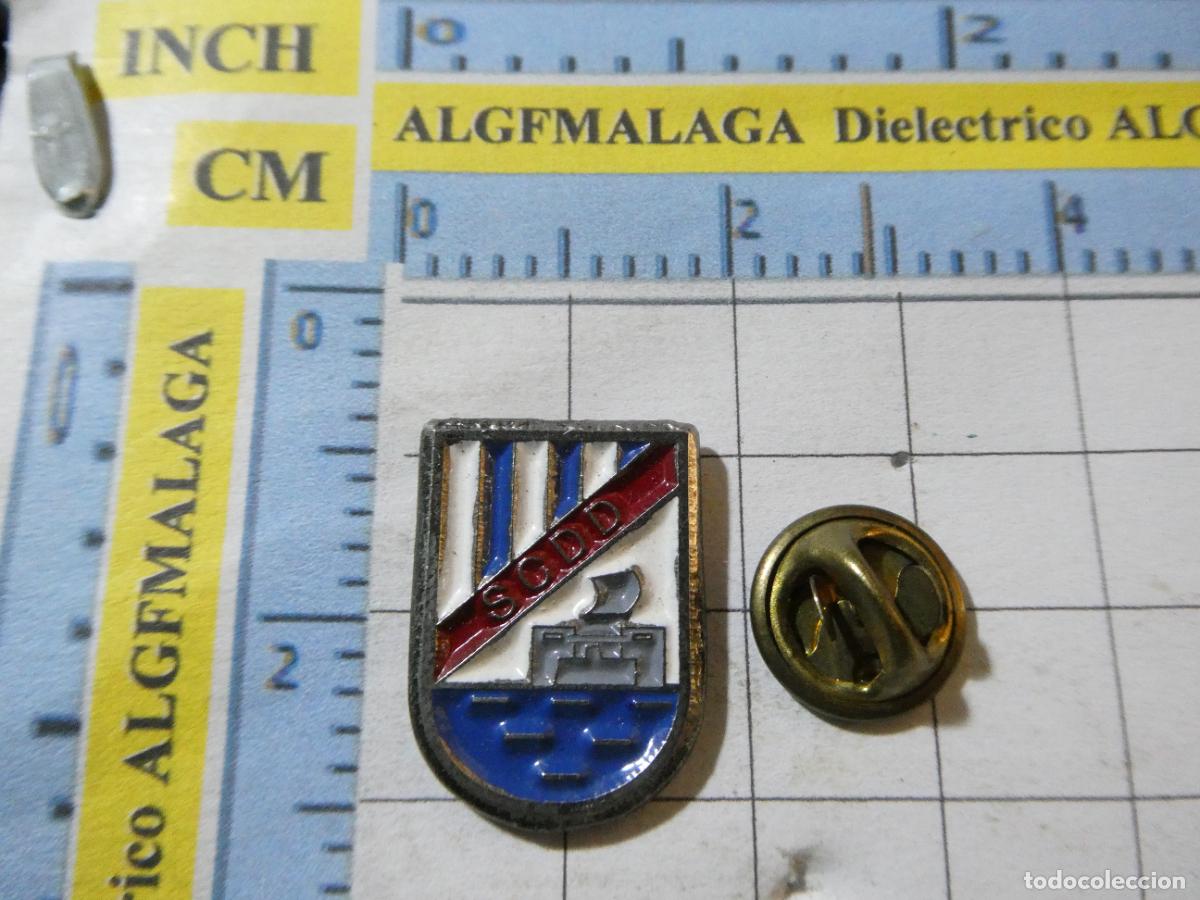 Collezionismo sportivo: PIN DE DEPORTES. F&Uacute;TBOL. SD CULTURAL DE DURANGO VIZCAYA. ESCUDO EQUIPO
