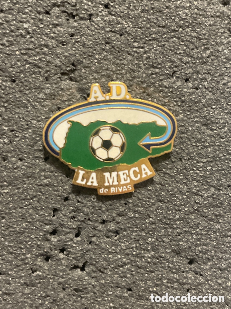 Colecionismo desportivo: Pin 467 A.D. LA MECA - Rivas Vaciamadrid (Madrid)