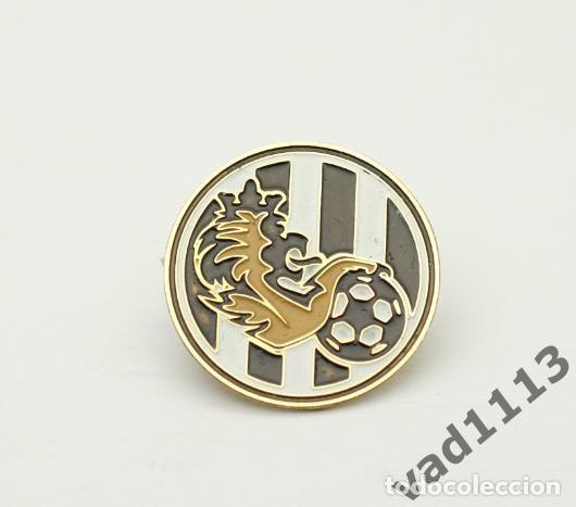 Collezionismo sportivo: Badge Pin: European football clubs Czech Republic - FC Hradec Kralove