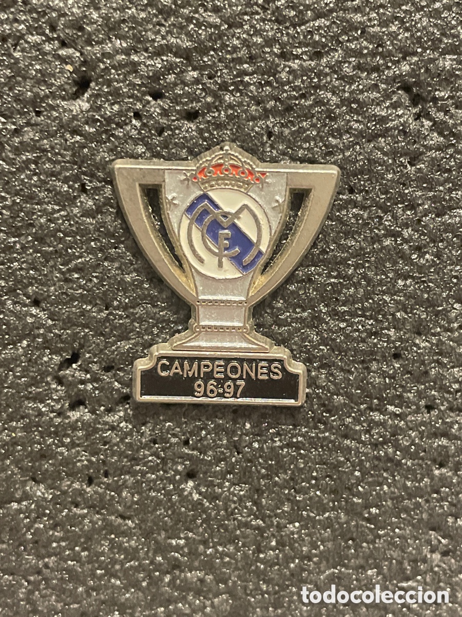 Collezionismo sportivo: Pin 490 REAL MADRID C.F. - Madrid