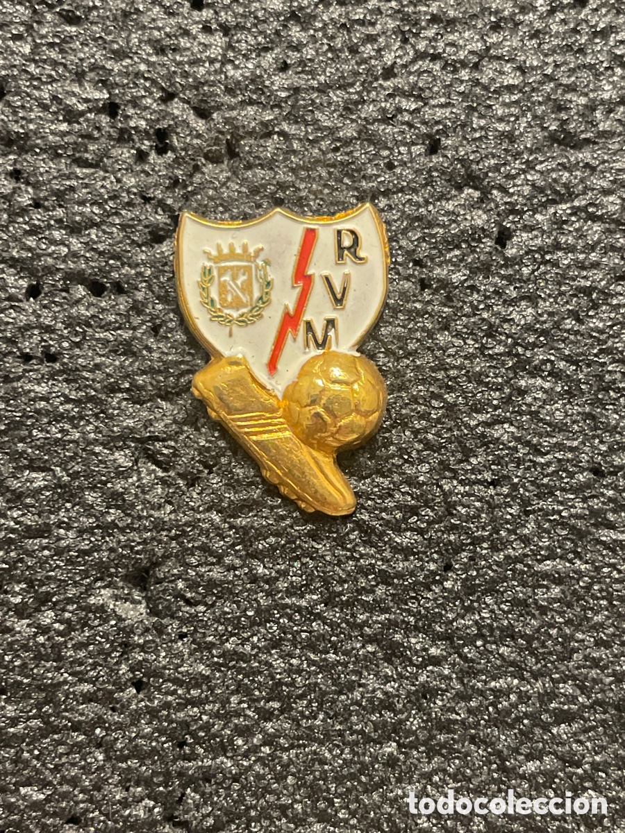 Collectionnisme sportif: Pin 506 RAYO VALLECANO DE MADRID - Madrid