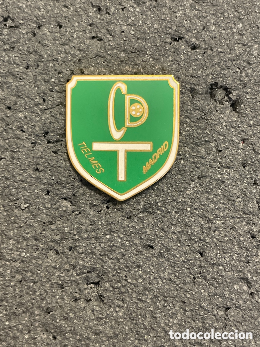 Collectionnisme sportif: Pin 522 C.D. TIELMES - Tielmes (Madrid)