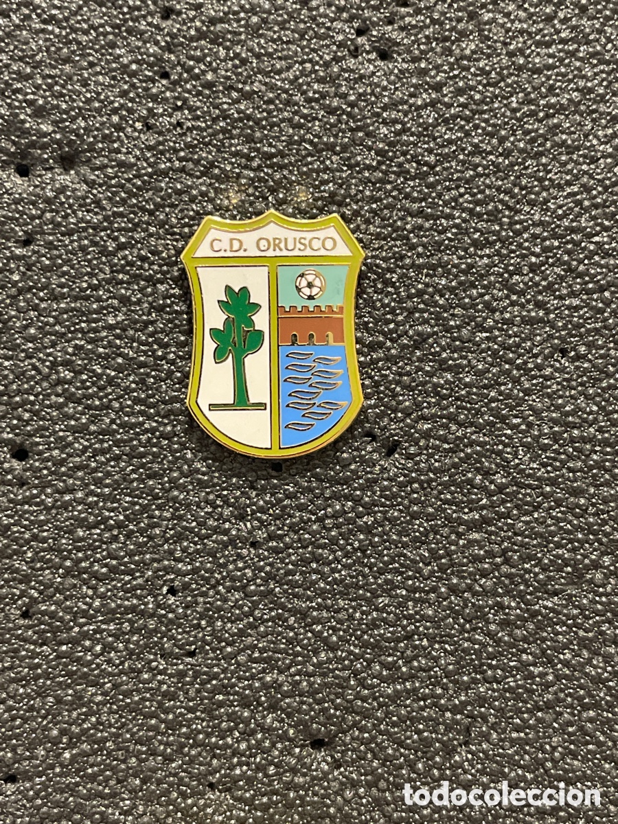 Sammelleidenschaft Sport: Pin 607 C.D. ORUSCO - Orusco de Taju&ntilde;a (Madrid)