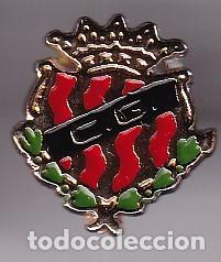 Collezionismo sportivo: PIN DE FUTBOL DEL CLUB GIMNASTIC DE TARRAGONA (FOOTBALL)