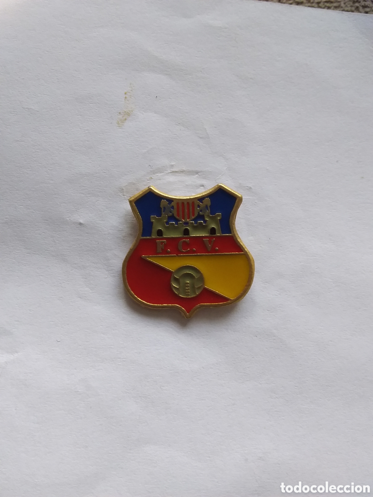 Colecionismo desportivo: Pin - F. C. Villafranca - Escudo 1939 ( Barcelona)