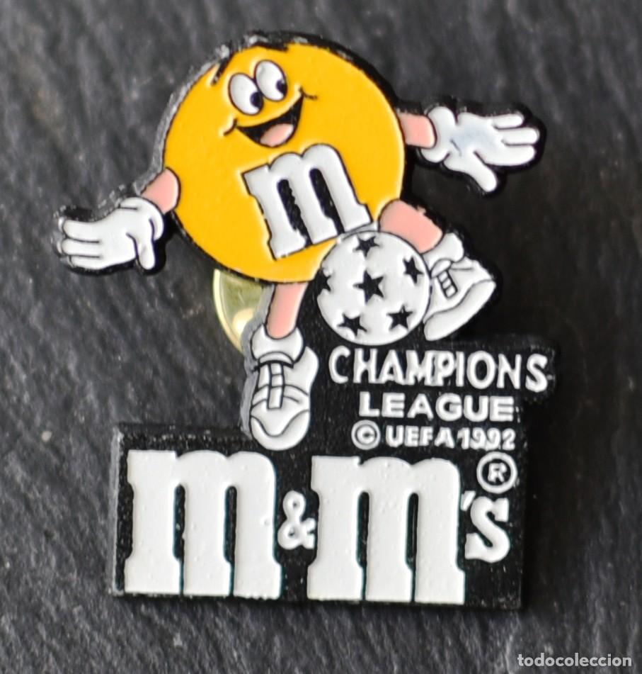Collezionismo sportivo: ANTIGUO PIN DE F&Uacute;TBOL M&M's CHAMPIONS LEAGUE UEFA 1992