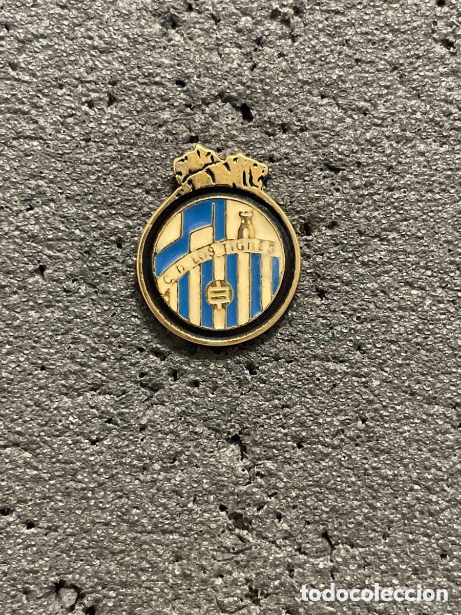 Collectionnisme sportif: Pin 17 C.D. LOS TIGRES - Cartagena (Murcia)