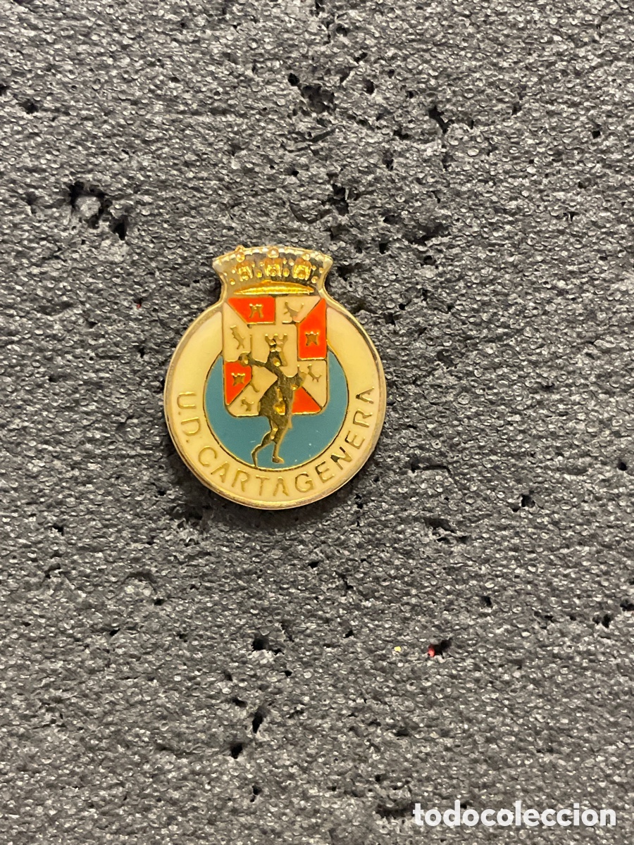 Collectionnisme sportif: Pin 20 U.D. CARTAGENERA - Cartagena (Murcia)