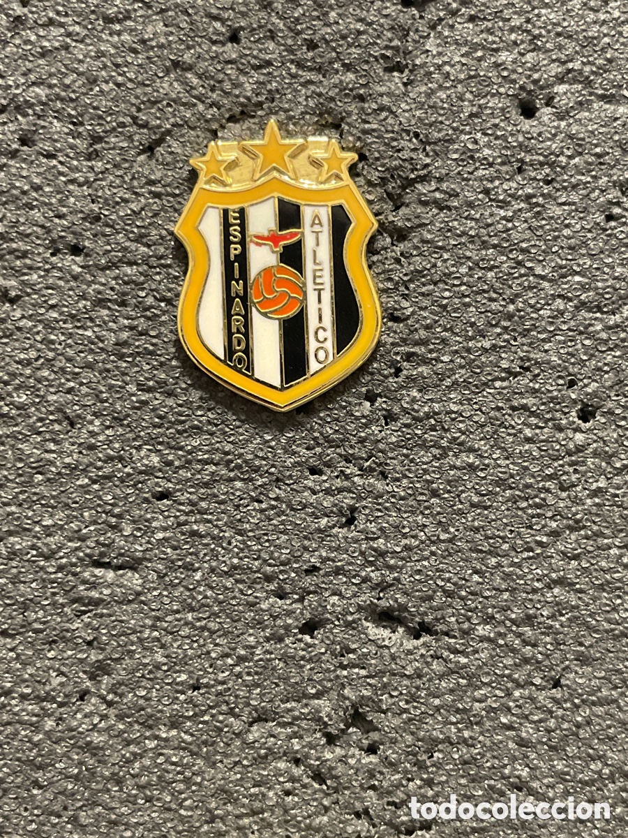Collectionnisme sportif: Pin 81 ESPINARDO ATLETICO - Murcia