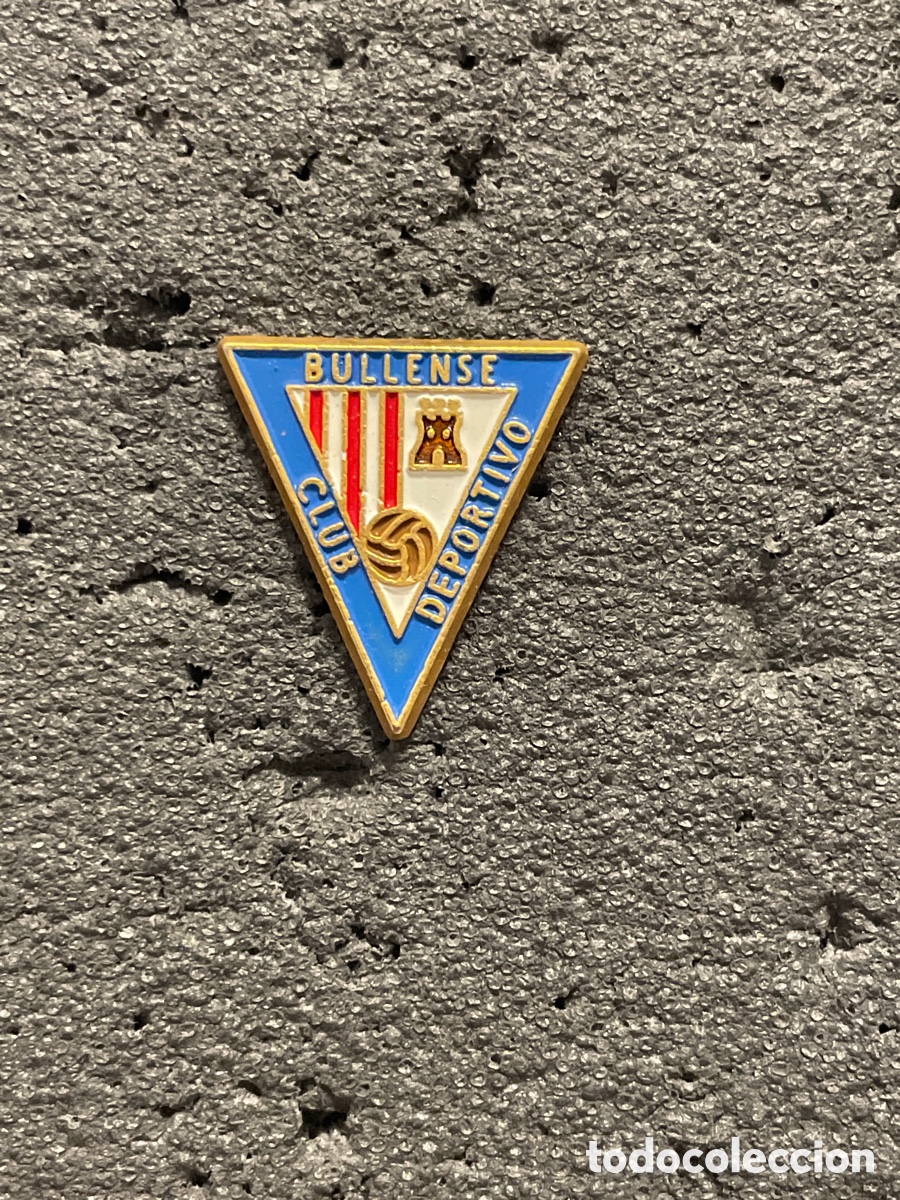 Collectionnisme sportif: Pin 82 BULLENSE C.D. - Bullas (Murcia)
