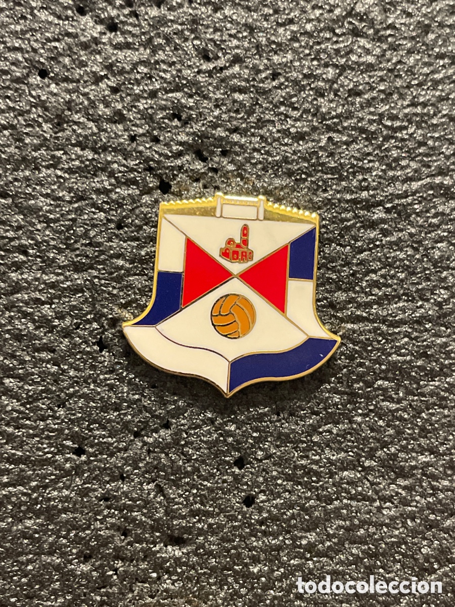 Collectionnisme sportif: Pin 110 C.D. DOLORENSE - Cartagena (Murcia)