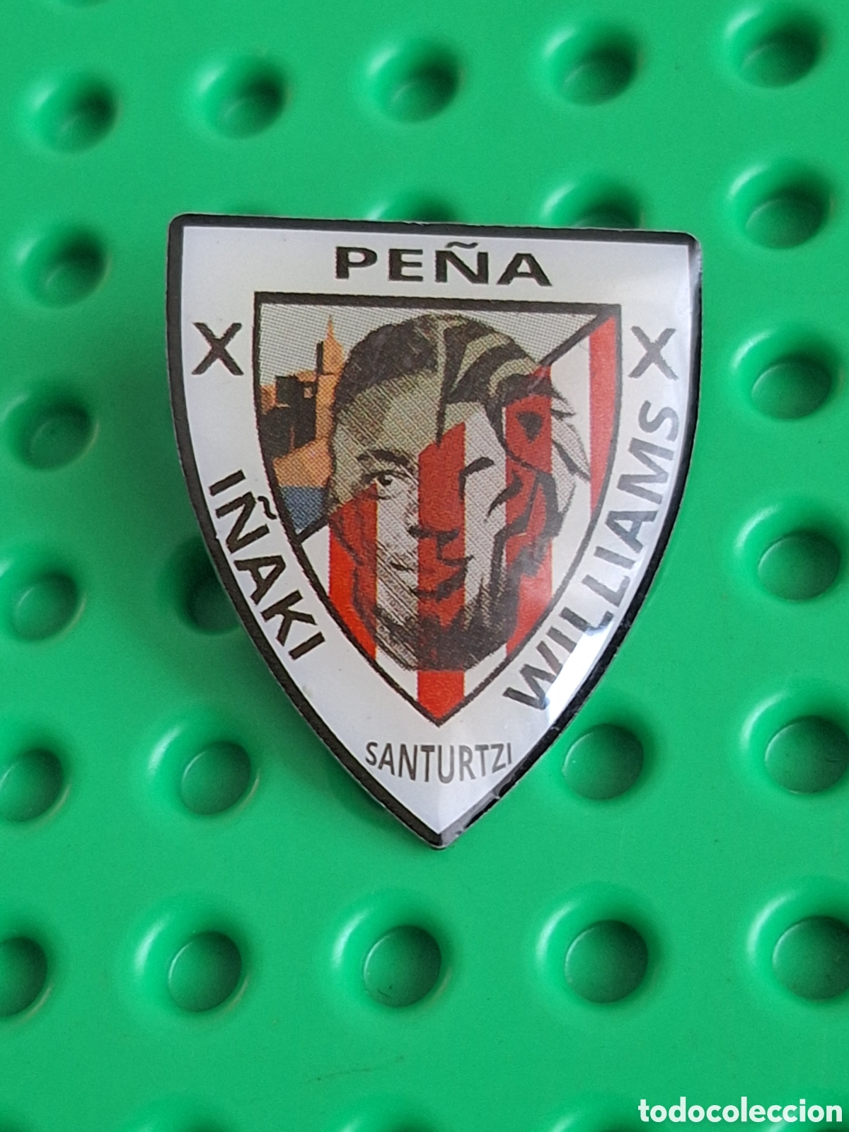 Collectionnisme sportif: Pin Pe&ntilde;a Athletic de Bilbao Santurtzi