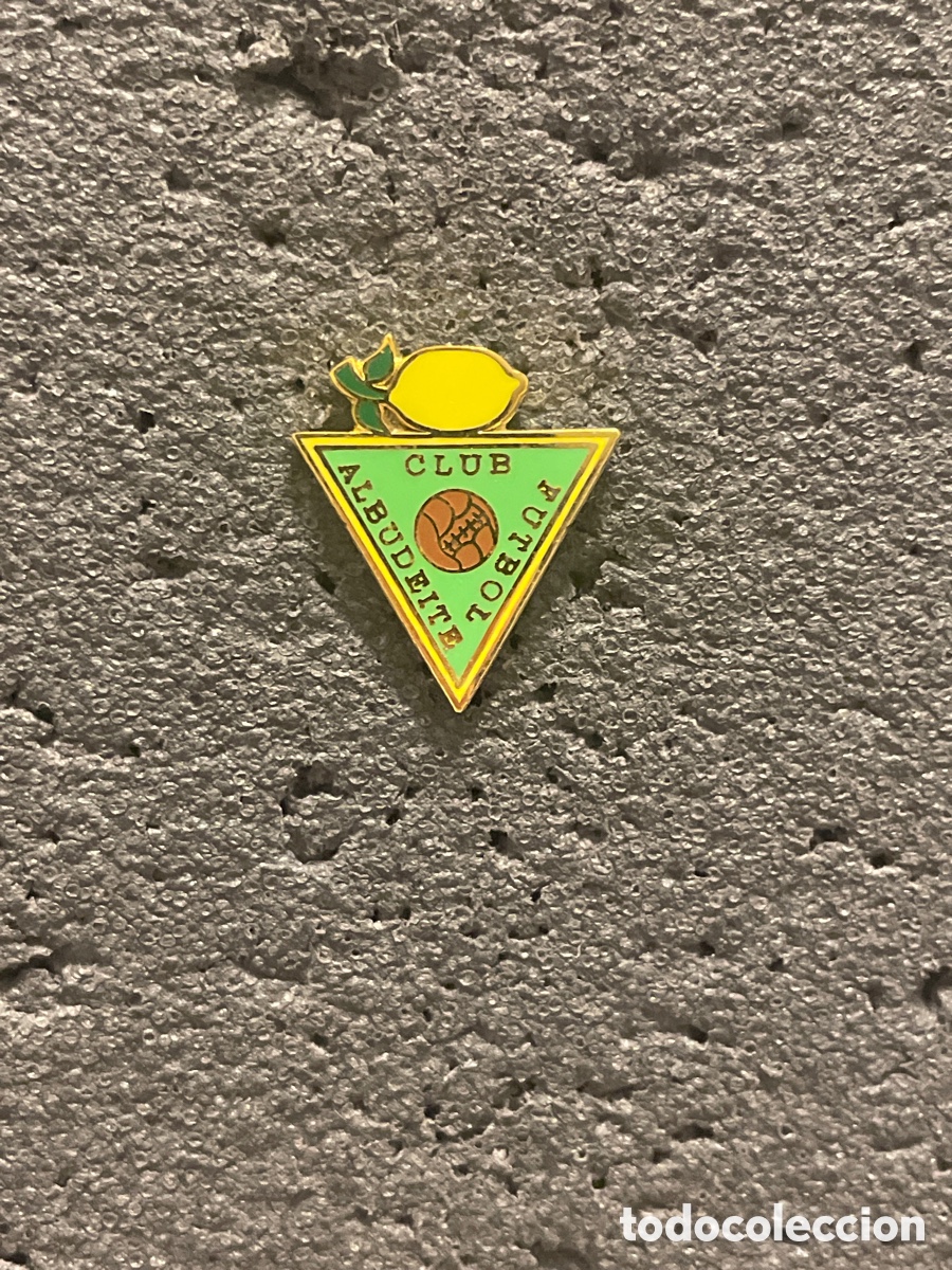 Collectionnisme sportif: Pin 167 ALBUDEITE C.F. - Albudeite (Murcia)