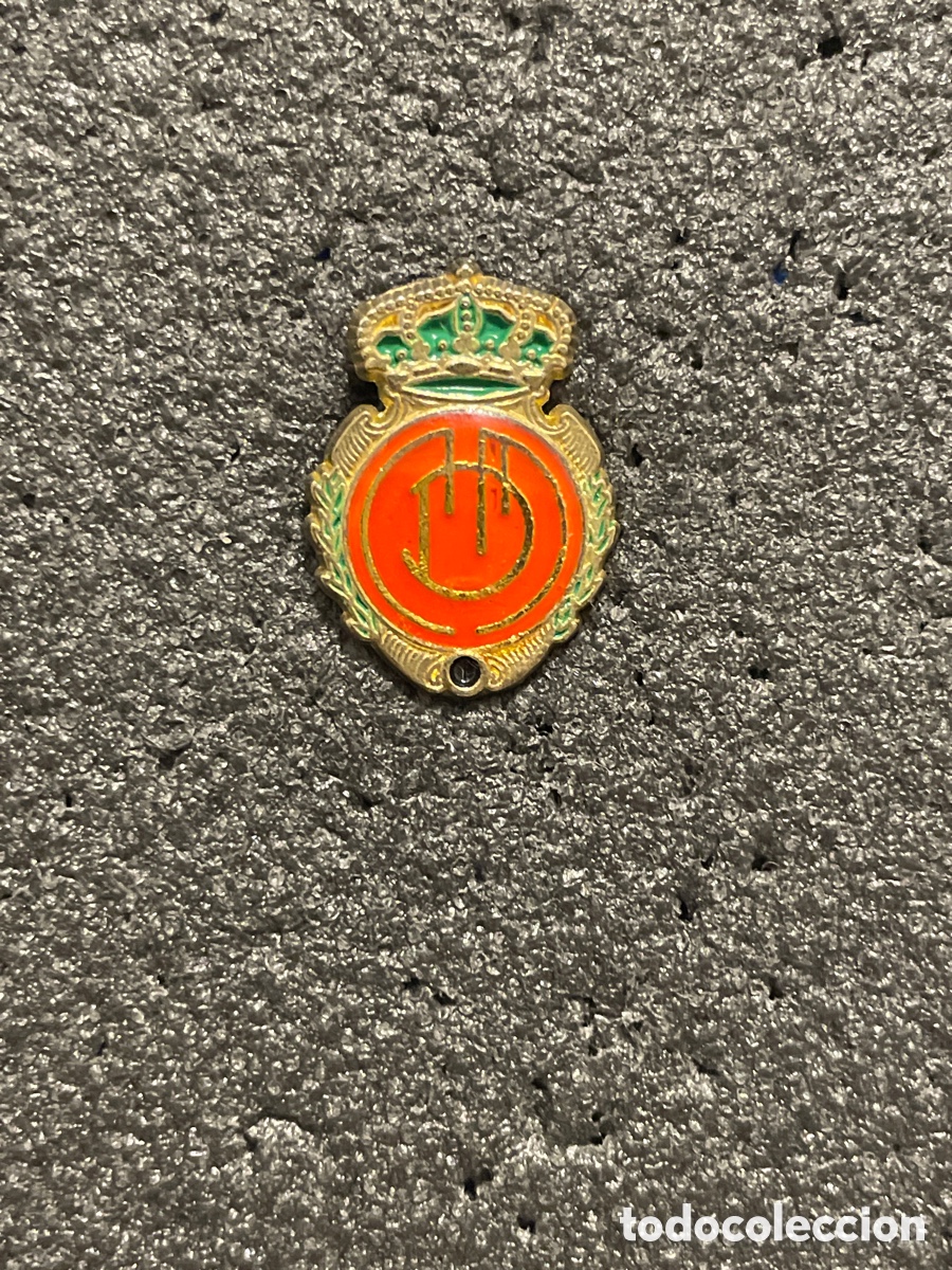 Collezionismo sportivo: Pin 3 REAL CLUB DEPORTIVO MALLORCA - Palma (Mallorca)