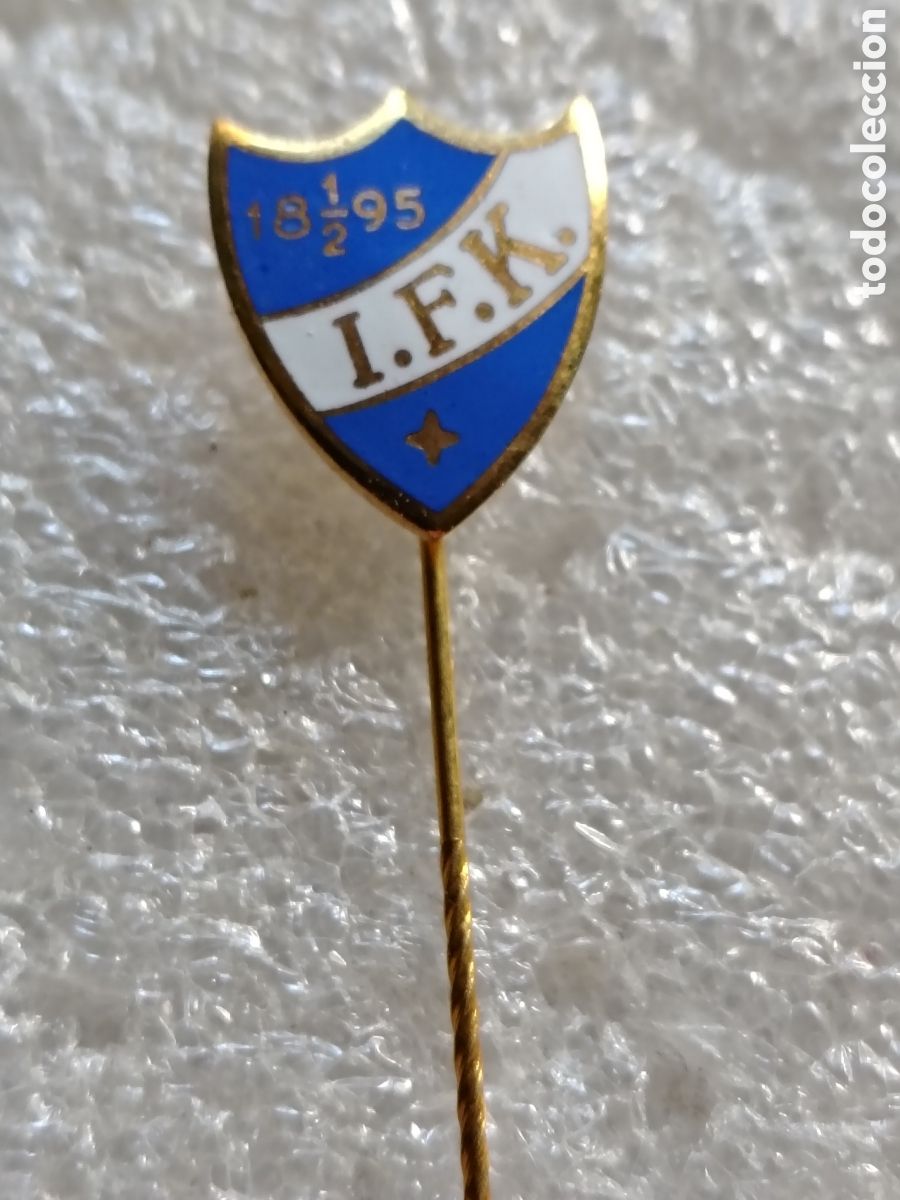 Collectionnisme sportif: PIN F&Uacute;TBOL AGUJA, I.F. KAMARADEN, FINLANDIA