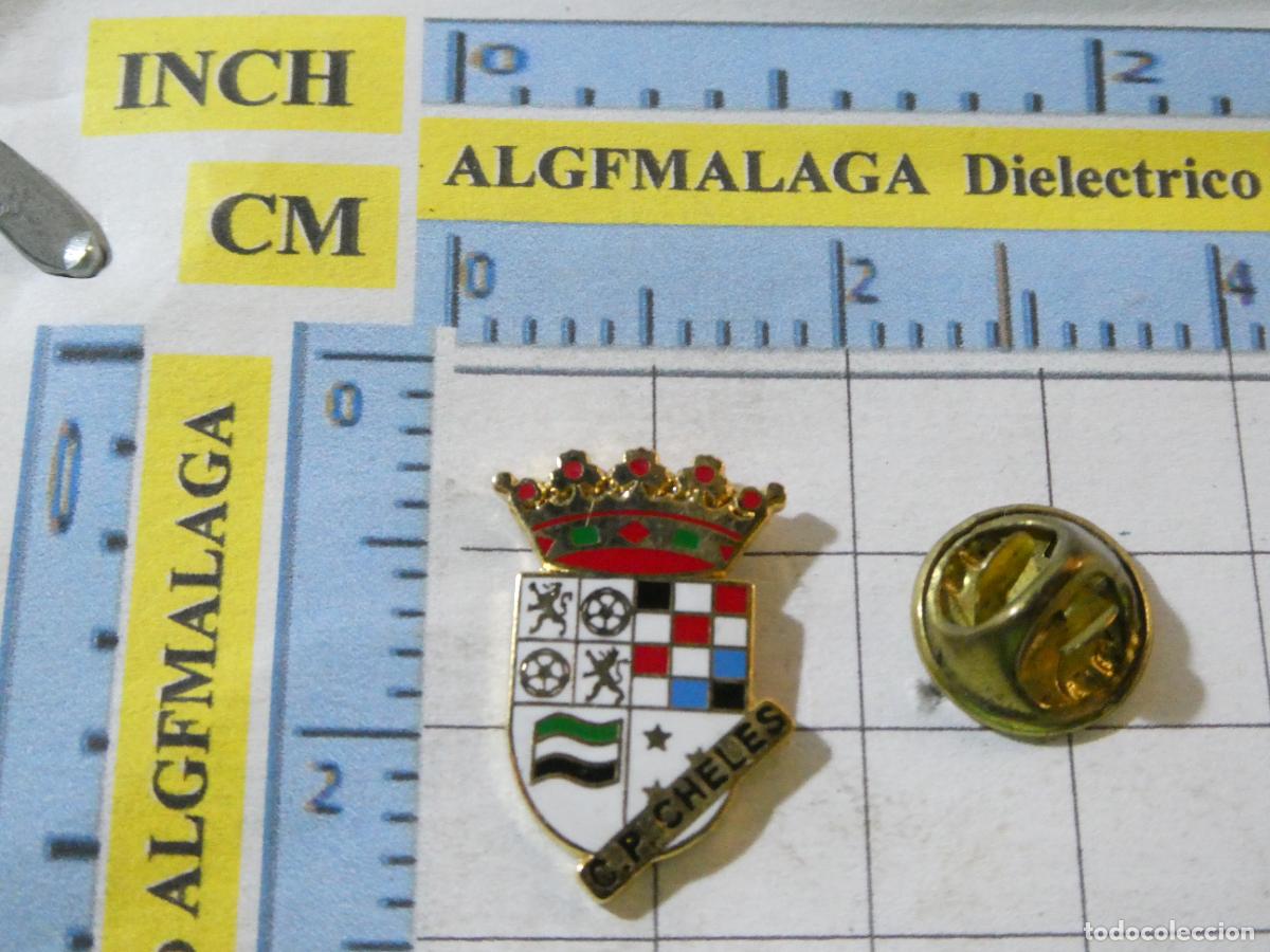 Collectionnisme sportif: PIN DE DEPORTES. F&Uacute;TBOL. CP CHELES BADAJOZ. ESCUDO EQUIPO