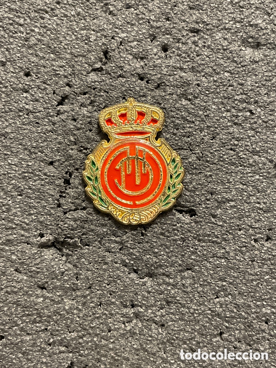 Collectionnisme sportif: Pin 107 REAL CLUB DEPORTIVO MALLORCA - Palma (Mallorca)