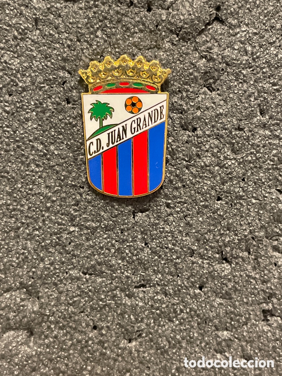 Collectionnisme sportif: Pin 52 C.D. JUAN GRANDE - San Bartolom&eacute; de Tirajana (Gran Canaria)
