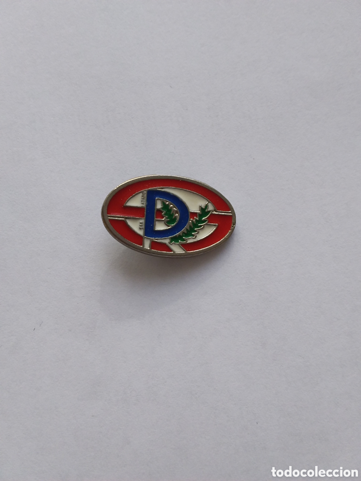 Collectionnisme sportif: Pin - Sociedad Recreativa San Lazaro ( Asturias)