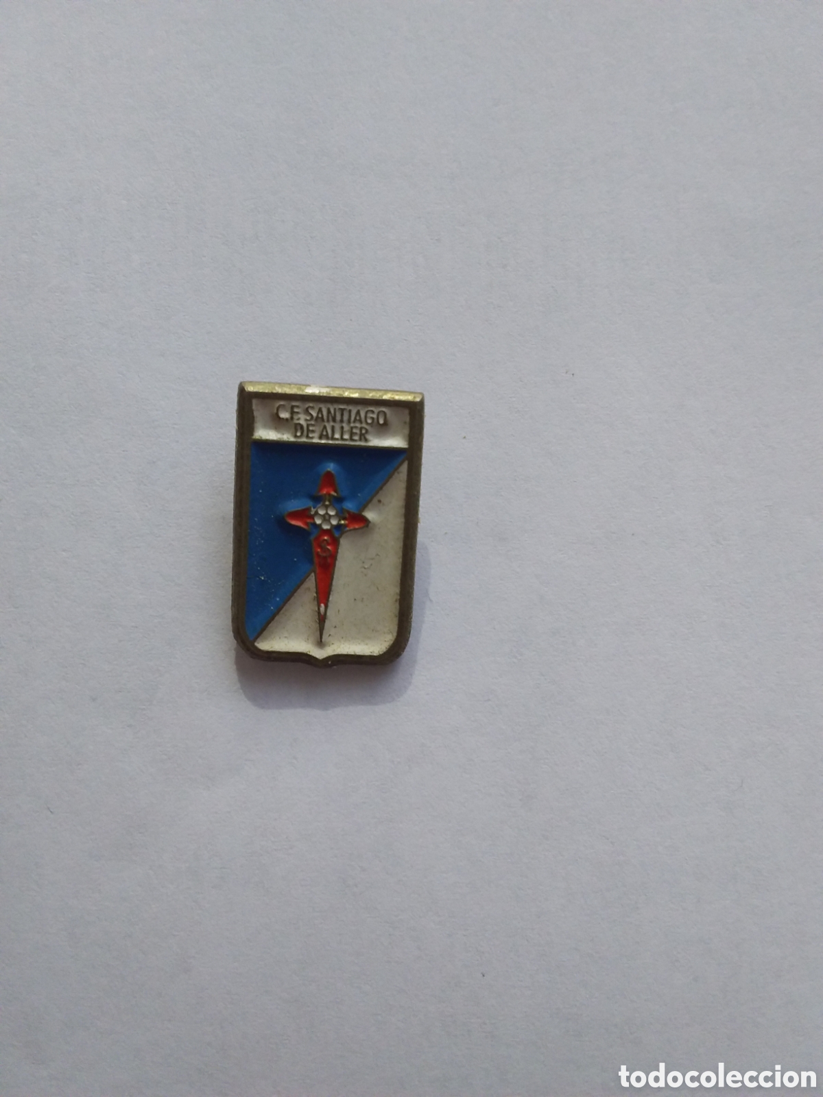 Collectionnisme sportif: Pin - Club de f&uacute;tbol Santiago de Aller ( Asturias)