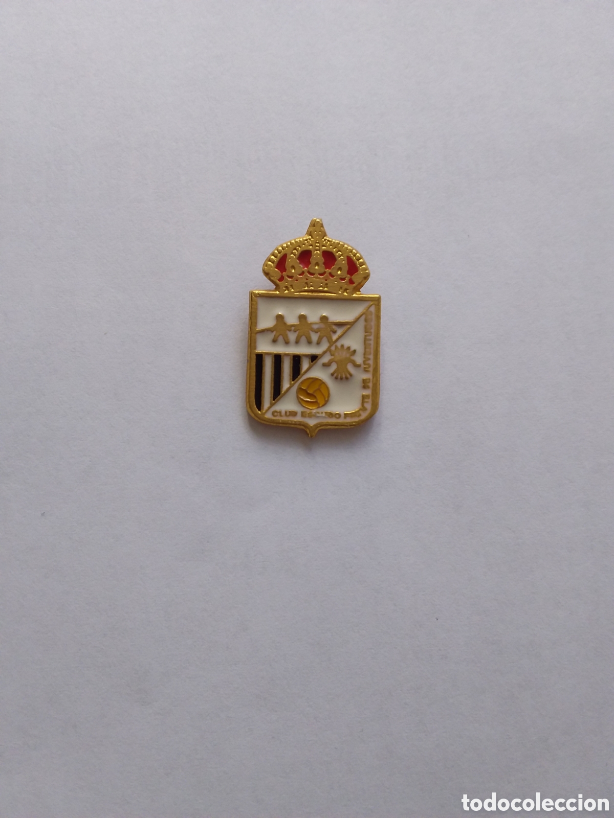 Colecionismo desportivo: Pin - Club Escudo Frente de Juventudes ( Cantabria)