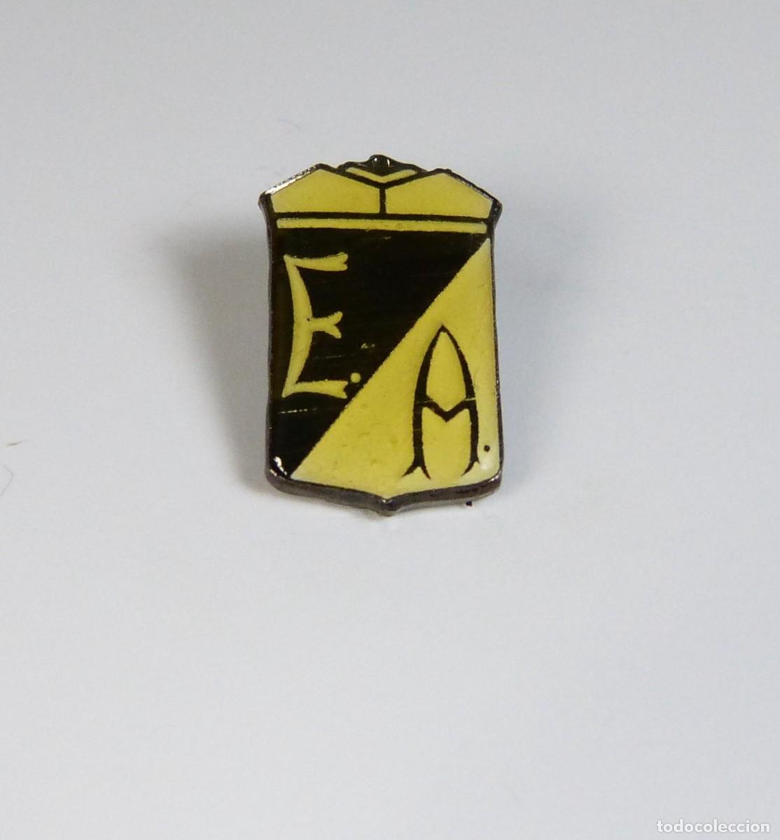 Collezionismo sportivo: 25 METAL PINS SC EENDRACHT AALST BELGICA BELGIUM FUTBOL OLD LOGO YEARS' 90 VITRIFICADO BADGE R02