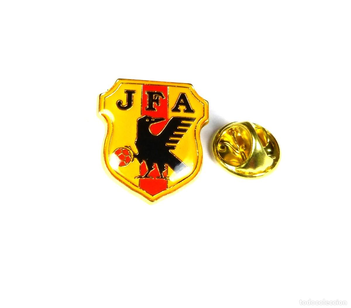 Collezionismo sportivo: 25 METAL PINS FF JAPON FEDERACION FUTBOL LOGO YEARS' 90 FEDERATION FOOTBALL VITRIFICADO BADGE R43