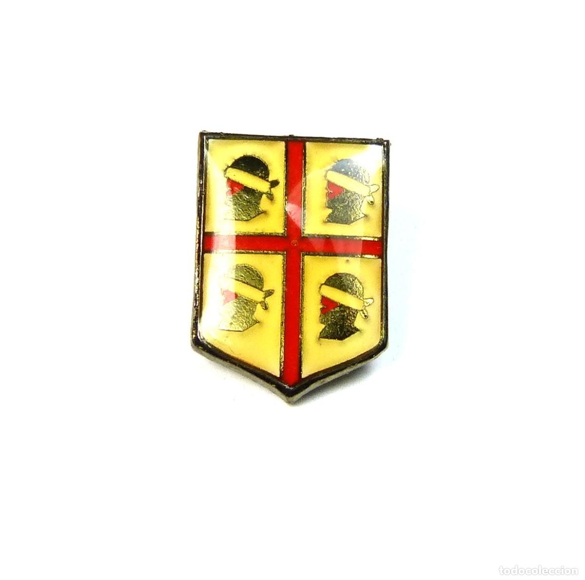 Sammelleidenschaft Sport: 40 METAL PINS CAGLIARI CALCIO CERDE&Ntilde;A SARDEGNA ITALIA ITALY FUTBOL FOOTBALL BADGE DISTINTIVI R171R