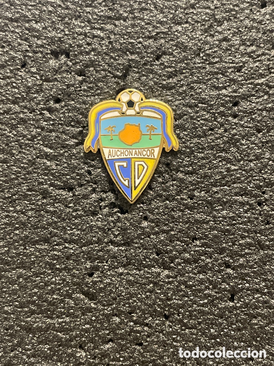 Collectionnisme sportif: Pin 166 C.D. AUCHON ANCOR - Las Palmas (Gran Canaria)