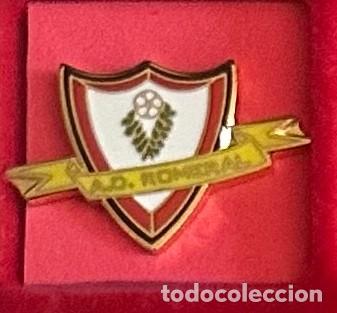 Colecionismo desportivo: Pin de Futbol del Club AD Romeral Malaga
