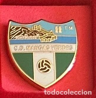 Collezionismo sportivo: Pin de Futbol del Club CD Mangas Verdes Malaga